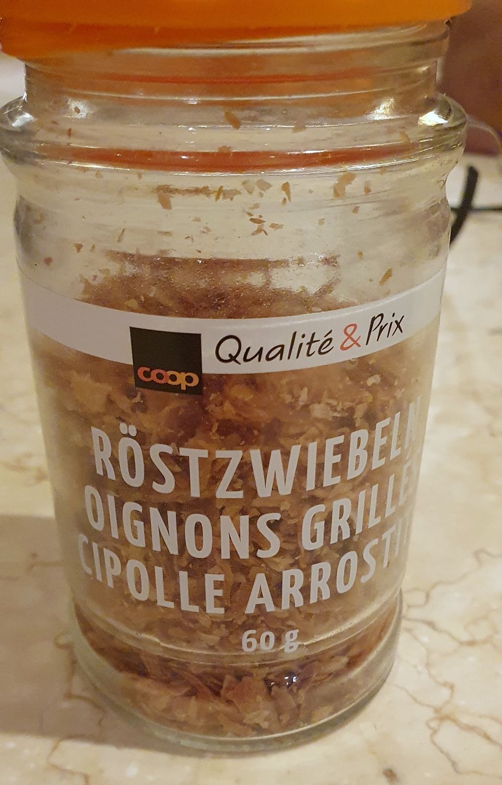 Pâtes au bleu, aux oignons caramélisés et épinards