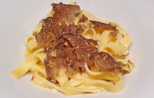 Tagliatelle à la truffe, sauce crème et parmesan