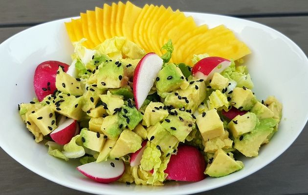 Salade trop chou à la mangue et sa vinaigrette aux fruits de la passion