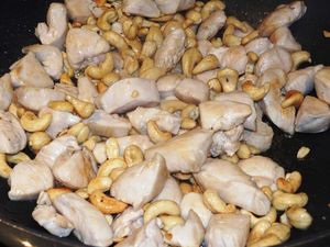 Poulet sauté aux noix de cajou