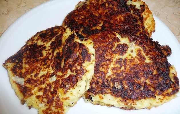 Galettes de purée de pommes de terre au fromage