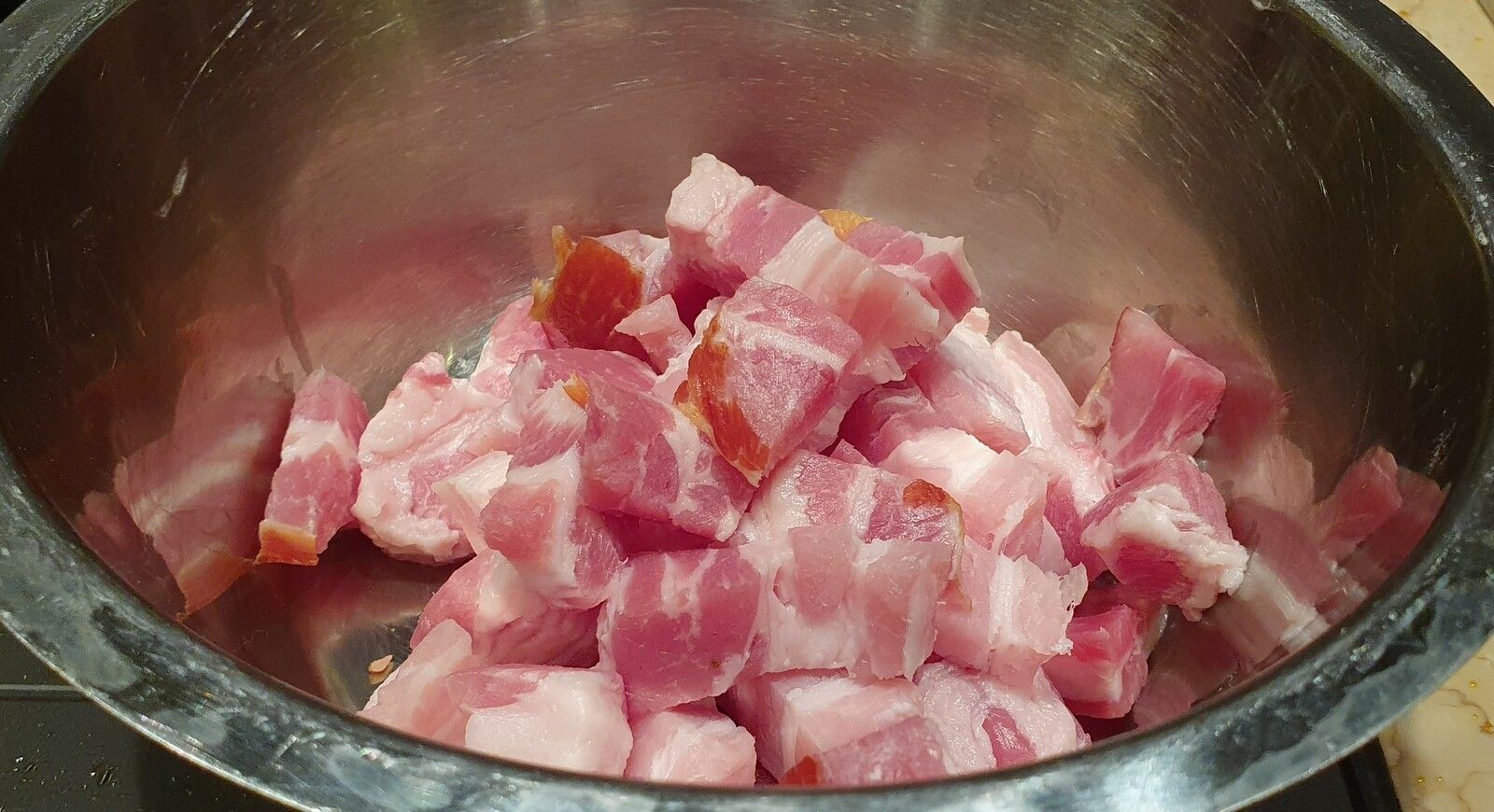 Poêlée de côtes de bettes, pommes de terre et lard fumé