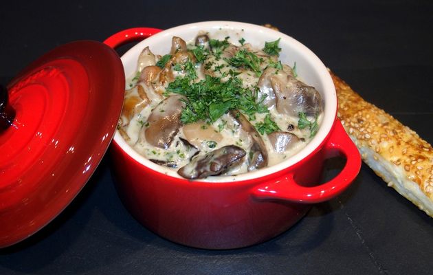 Cassolette de champignons et feuilleté maison