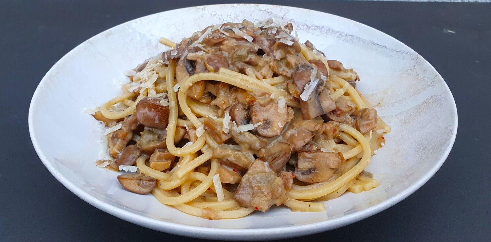 Spaghettis aux bolets et champignons de Paris
