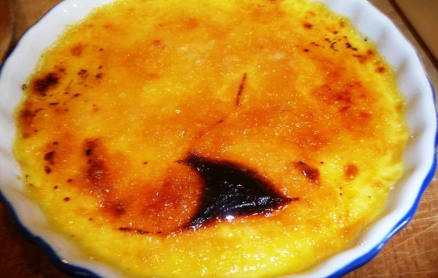 Crème brûlée parfumée au gingembre