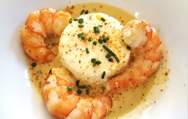 Mousseline de poisson et sauce aux crevettes