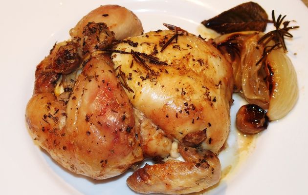 Coquelets rôtis à la sauge et au romarin