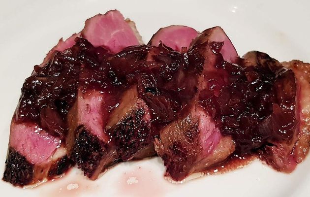 Magrets de canard aux échalotes, miel et vinaigre balsamique