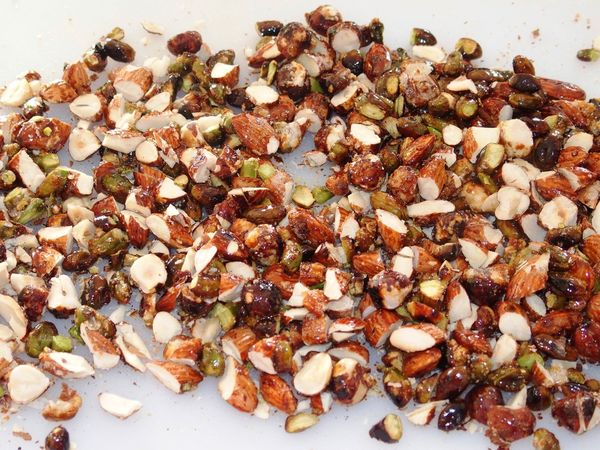 Nougat glacé, coulis de fruits de la passion